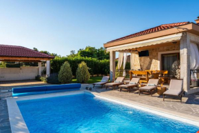 Holiday Home Beti with heated pool